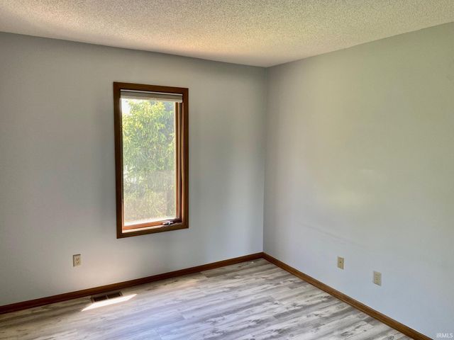7023 Thamesford Drive, Fort Wayne, IN 46835