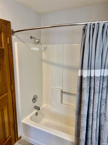 7023 Thamesford Drive, Fort Wayne, IN 46835