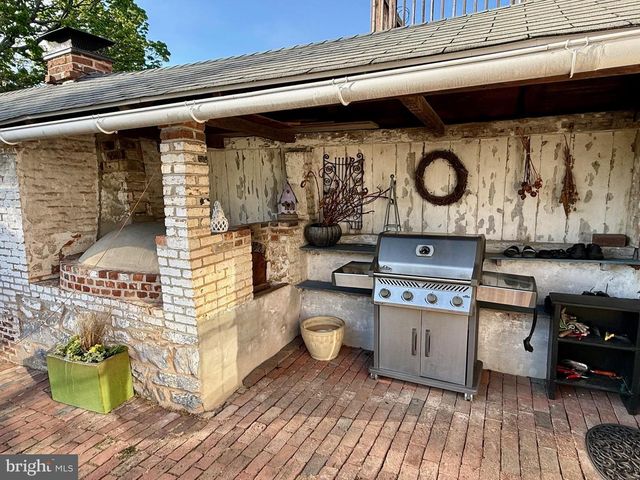 46 N CARLISLE STREET, Greencastle, PA 17225