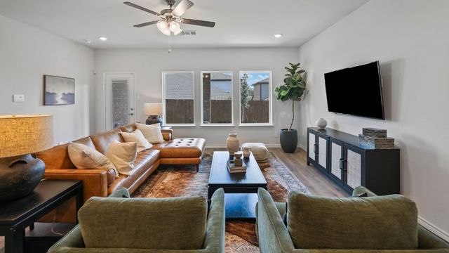 2322 Skyward Street, Grand Prairie, TX 75052