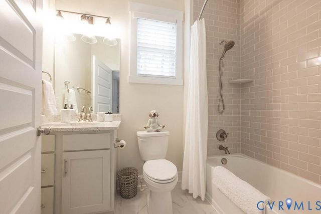 5720 Chaucer Dr, Providence Forge, VA 23140