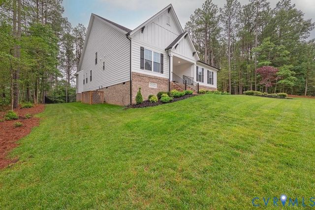 5720 Chaucer Dr, Providence Forge, VA 23140