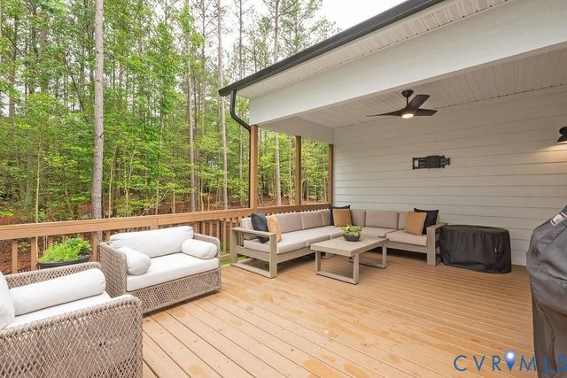 5720 Chaucer Dr, Providence Forge, VA 23140