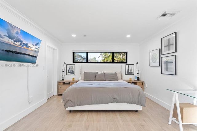 8201 SW 151st St, Palmetto Bay, FL 33158