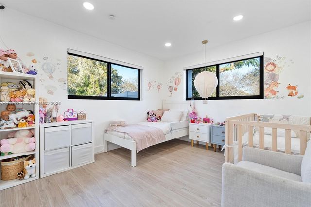 8201 SW 151st St, Palmetto Bay, FL 33158