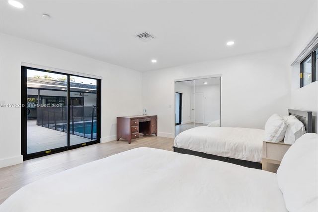 8201 SW 151st St, Palmetto Bay, FL 33158