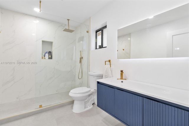 8201 SW 151st St, Palmetto Bay, FL 33158