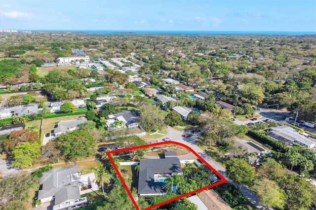 8201 SW 151st St, Palmetto Bay, FL 33158