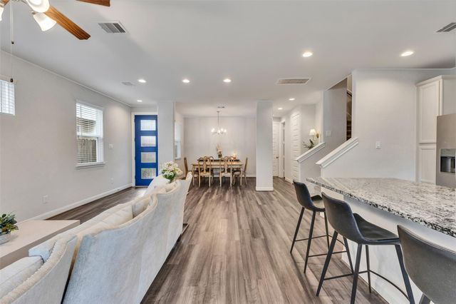 9904 Smokehouse Silo Lane, Houston, TX 77080