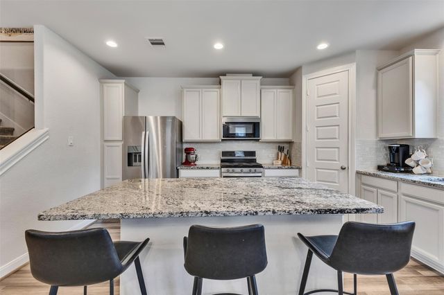 9904 Smokehouse Silo Lane, Houston, TX 77080