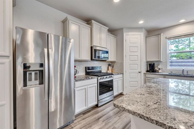 9904 Smokehouse Silo Lane, Houston, TX 77080