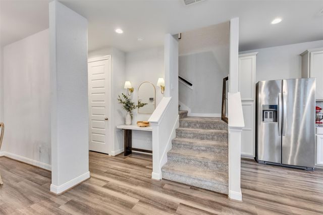 9904 Smokehouse Silo Lane, Houston, TX 77080