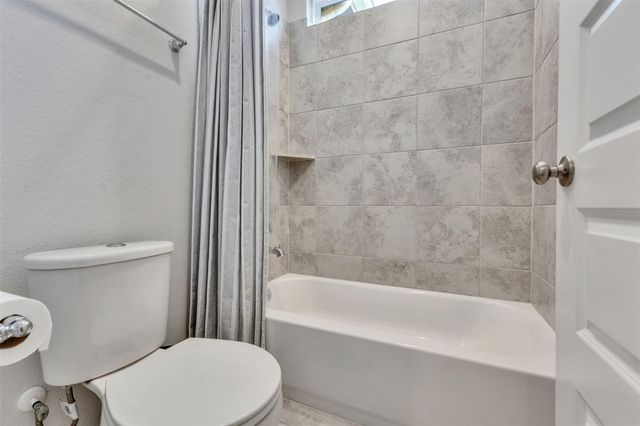 9904 Smokehouse Silo Lane, Houston, TX 77080