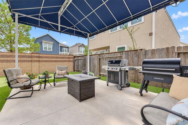 9904 Smokehouse Silo Lane, Houston, TX 77080