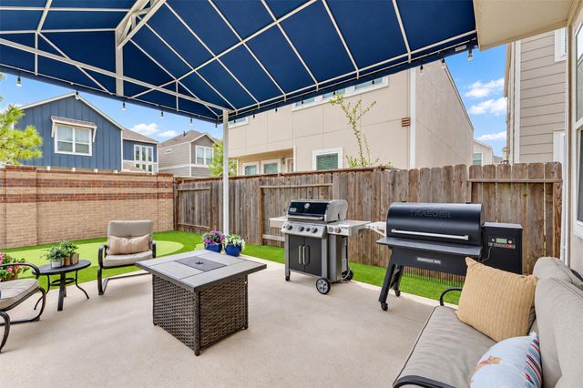 9904 Smokehouse Silo Lane, Houston, TX 77080