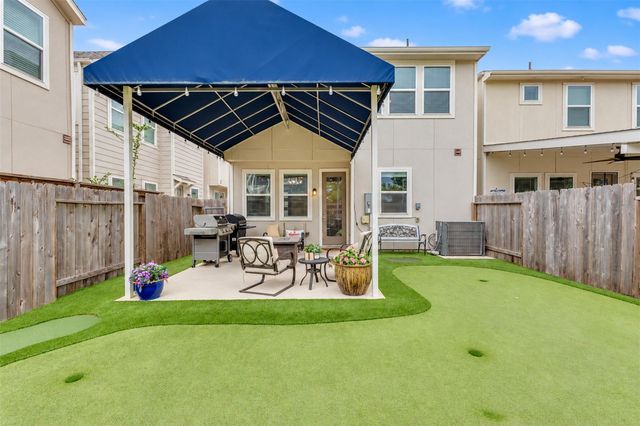 9904 Smokehouse Silo Lane, Houston, TX 77080