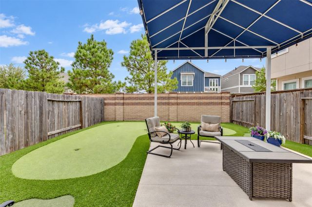 9904 Smokehouse Silo Lane, Houston, TX 77080
