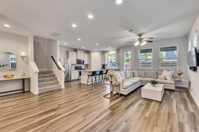 9904 Smokehouse Silo Lane, Houston, TX 77080