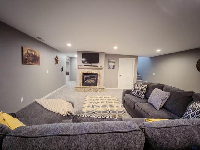 2702 WILDHORSE DR, Rapid City, SD 57703