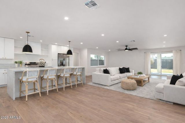 829 E DESERT PARK Lane, Phoenix, AZ 85020