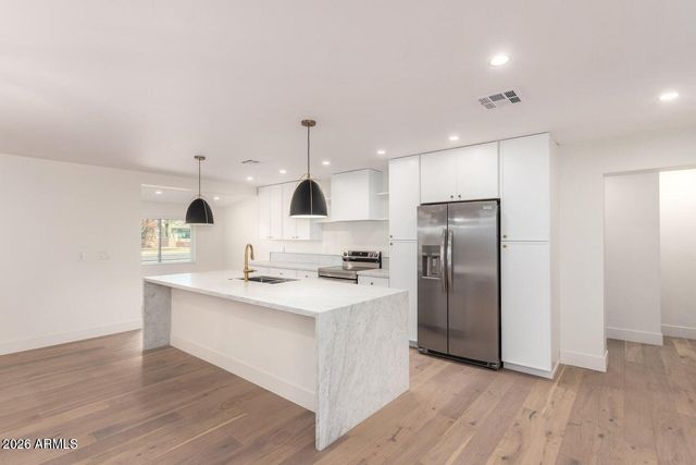 829 E DESERT PARK Lane, Phoenix, AZ 85020