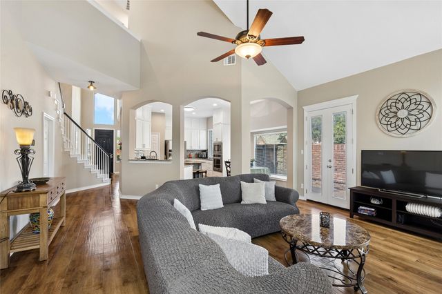 138 Arbor Glen Drive, Euless, TX 76039