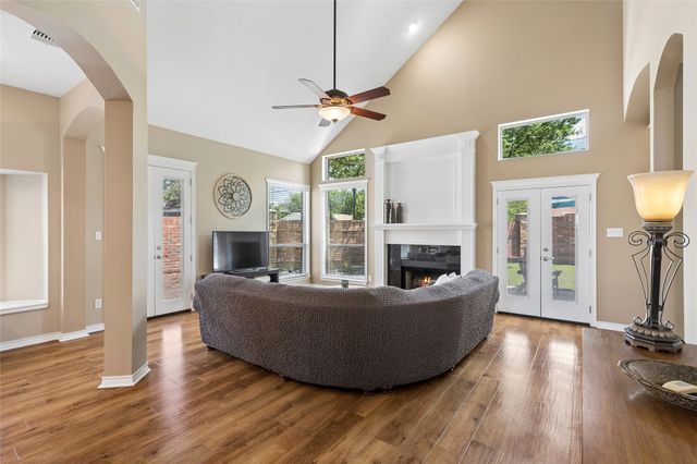 138 Arbor Glen Drive, Euless, TX 76039