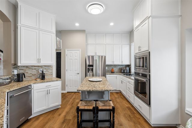 138 Arbor Glen Drive, Euless, TX 76039