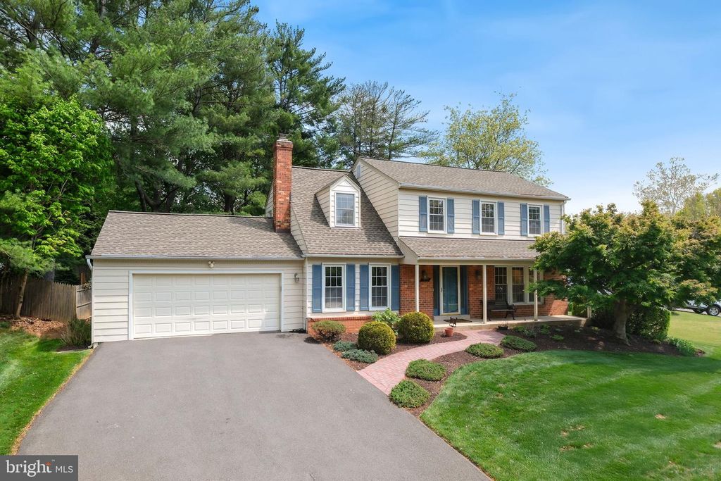 Image 1 of property listing at 1429 LONGHILL DR, Rockville, MD 20854