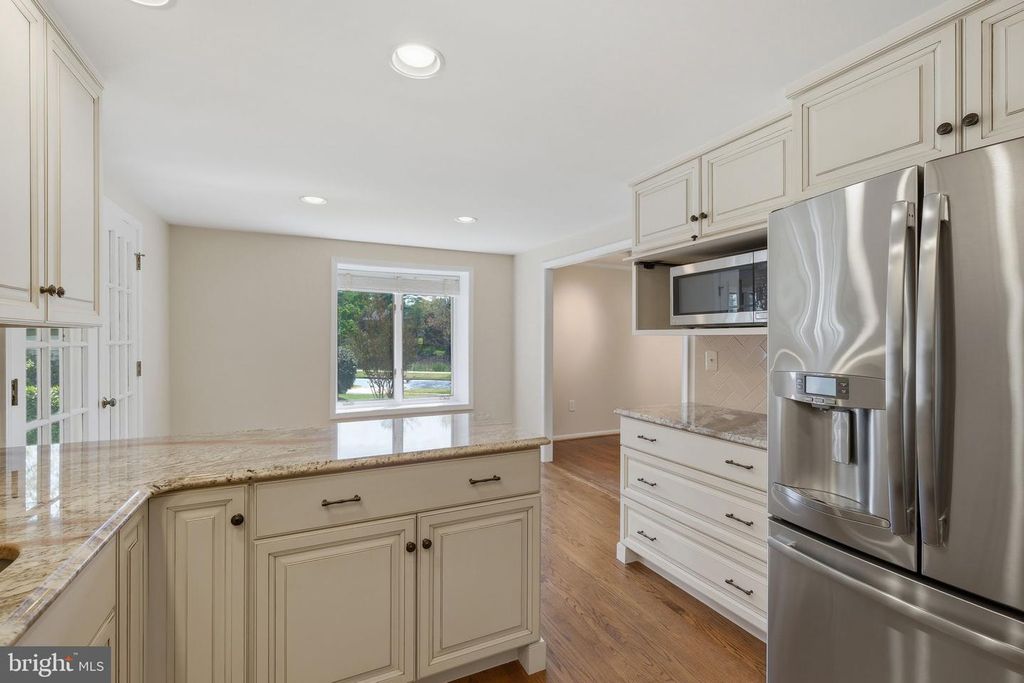 Image 17 of property listing at 1429 LONGHILL DR, Rockville, MD 20854