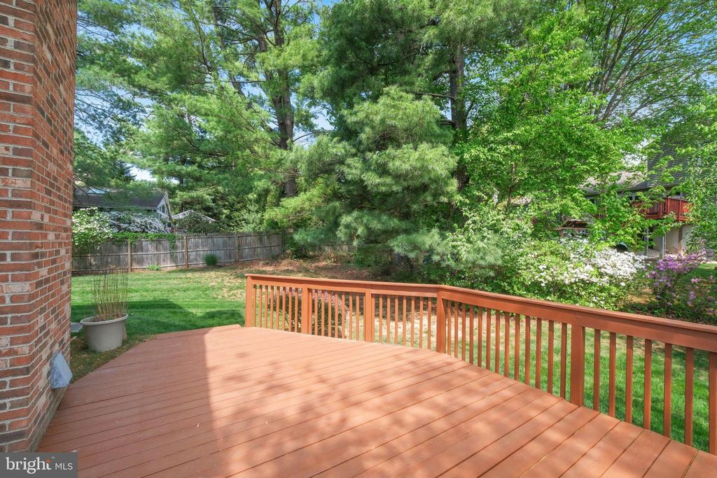 Image 19 of property listing at 1429 LONGHILL DR, Rockville, MD 20854