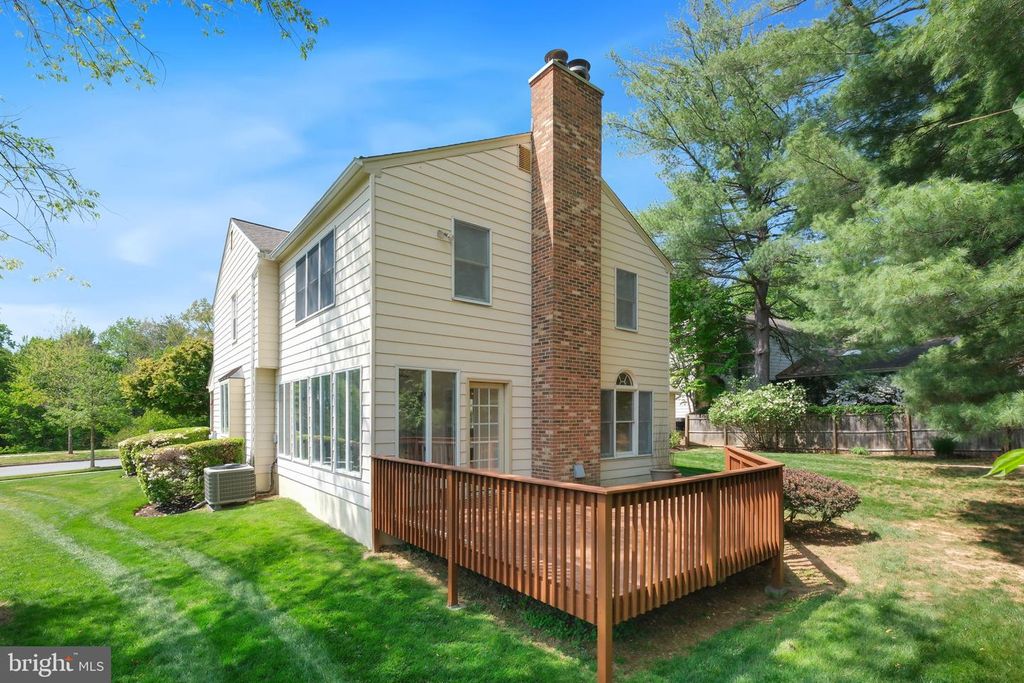 Image 25 of property listing at 1429 LONGHILL DR, Rockville, MD 20854