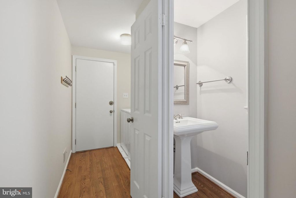 Image 27 of property listing at 1429 LONGHILL DR, Rockville, MD 20854