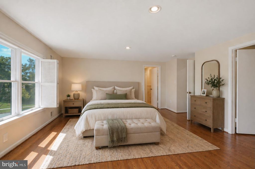 Image 35 of property listing at 1429 LONGHILL DR, Rockville, MD 20854