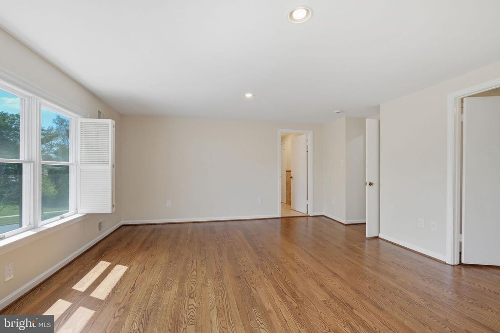 Image 36 of property listing at 1429 LONGHILL DR, Rockville, MD 20854