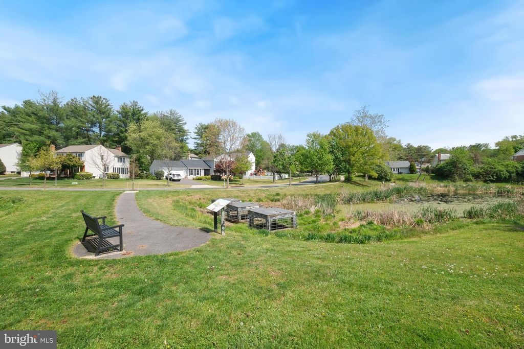 Image 4 of property listing at 1429 LONGHILL DR, Rockville, MD 20854