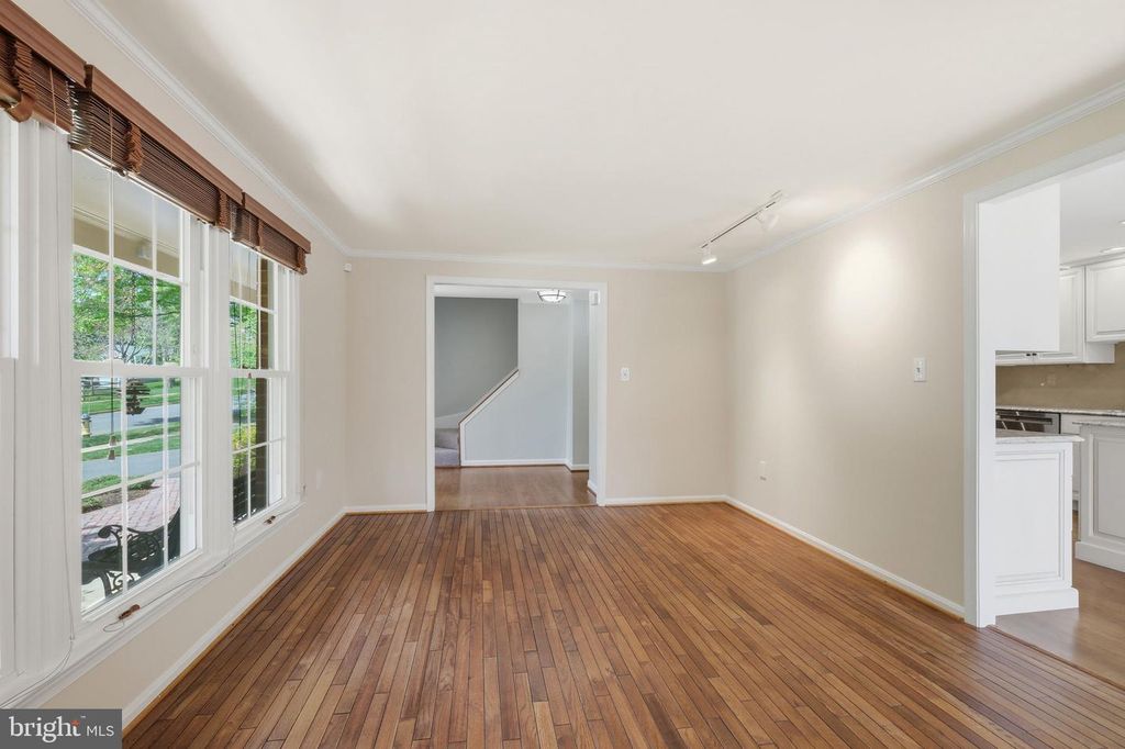 Image 7 of property listing at 1429 LONGHILL DR, Rockville, MD 20854