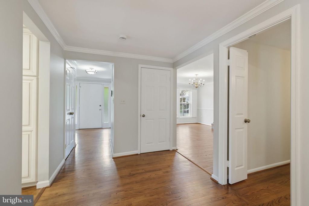 Image 8 of property listing at 1429 LONGHILL DR, Rockville, MD 20854