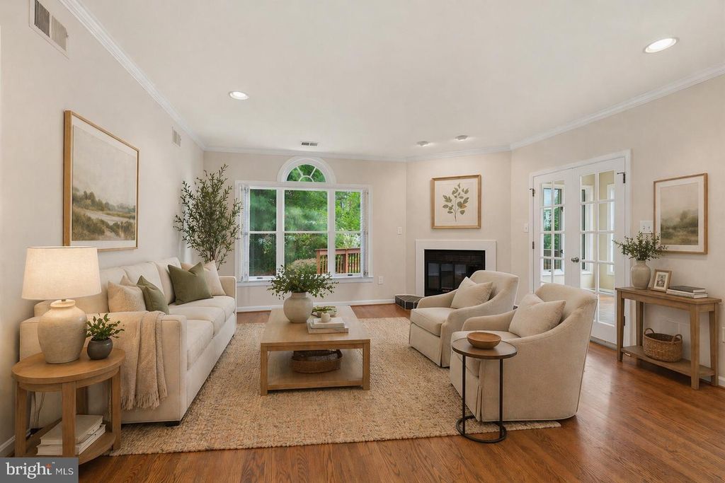 Image 9 of property listing at 1429 LONGHILL DR, Rockville, MD 20854