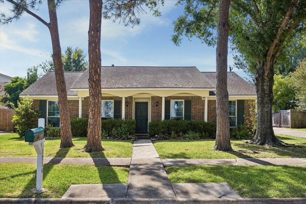 1714 Ashford Hollow Lane, Houston, TX 77077