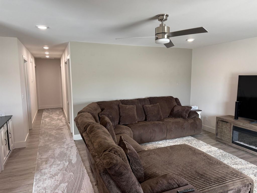 742 N Clark St, Powell, WY 82435 photo 6