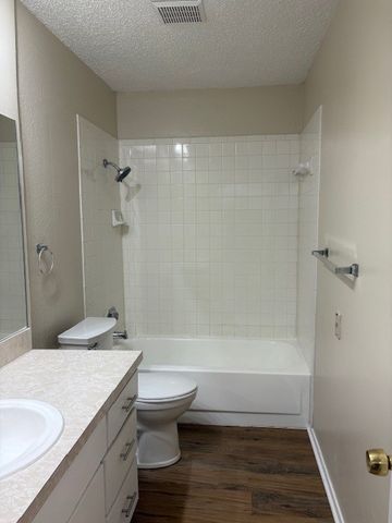 715 Oakwood Lane A, Arlington, TX 76012