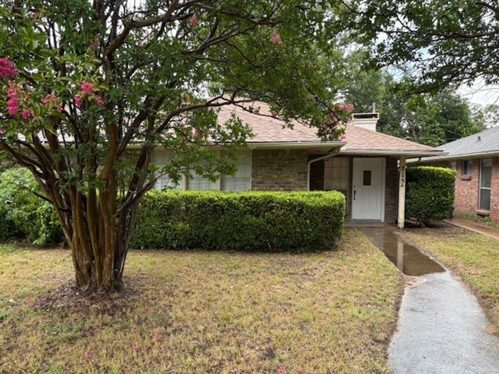 715 Oakwood Lane A, Arlington, TX 76012