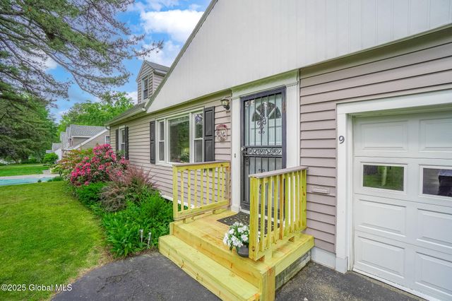 9 Arlene Avenue, Guilderland, NY 12203