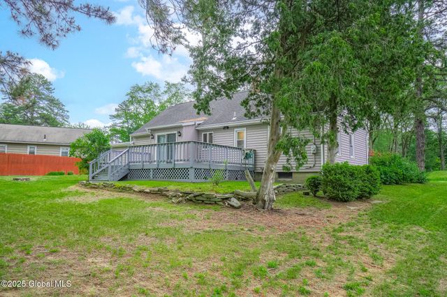 9 Arlene Avenue, Guilderland, NY 12203