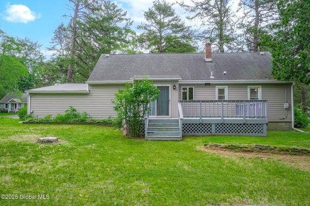 9 Arlene Avenue, Guilderland, NY 12203