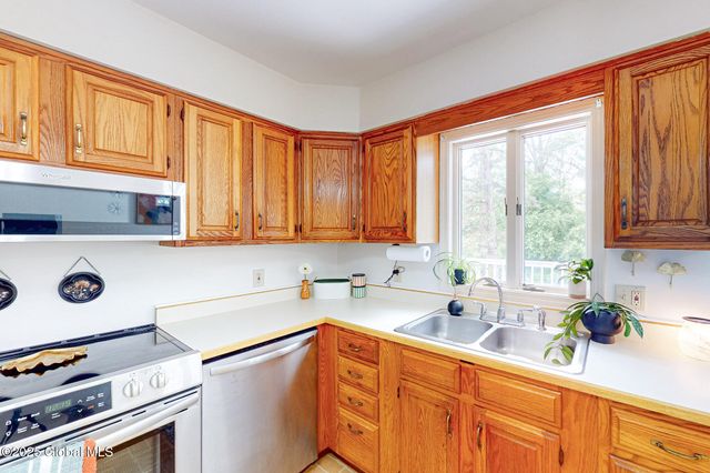 9 Arlene Avenue, Guilderland, NY 12203