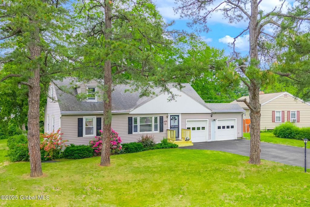 9 Arlene Avenue, Guilderland, NY 12203