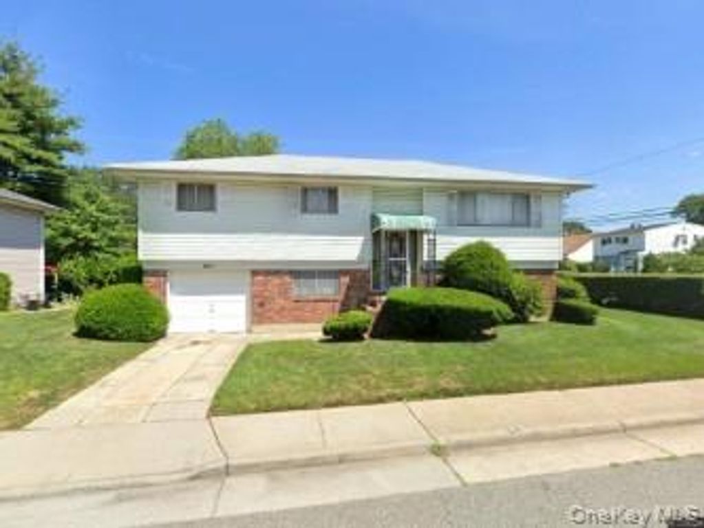 9 Gertrude Street, Hempstead, NY 11550 — exterior