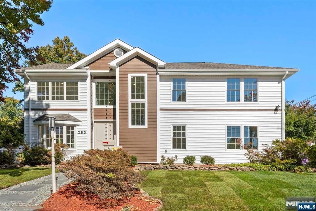 280 North Drive, River Edge, NJ 07661